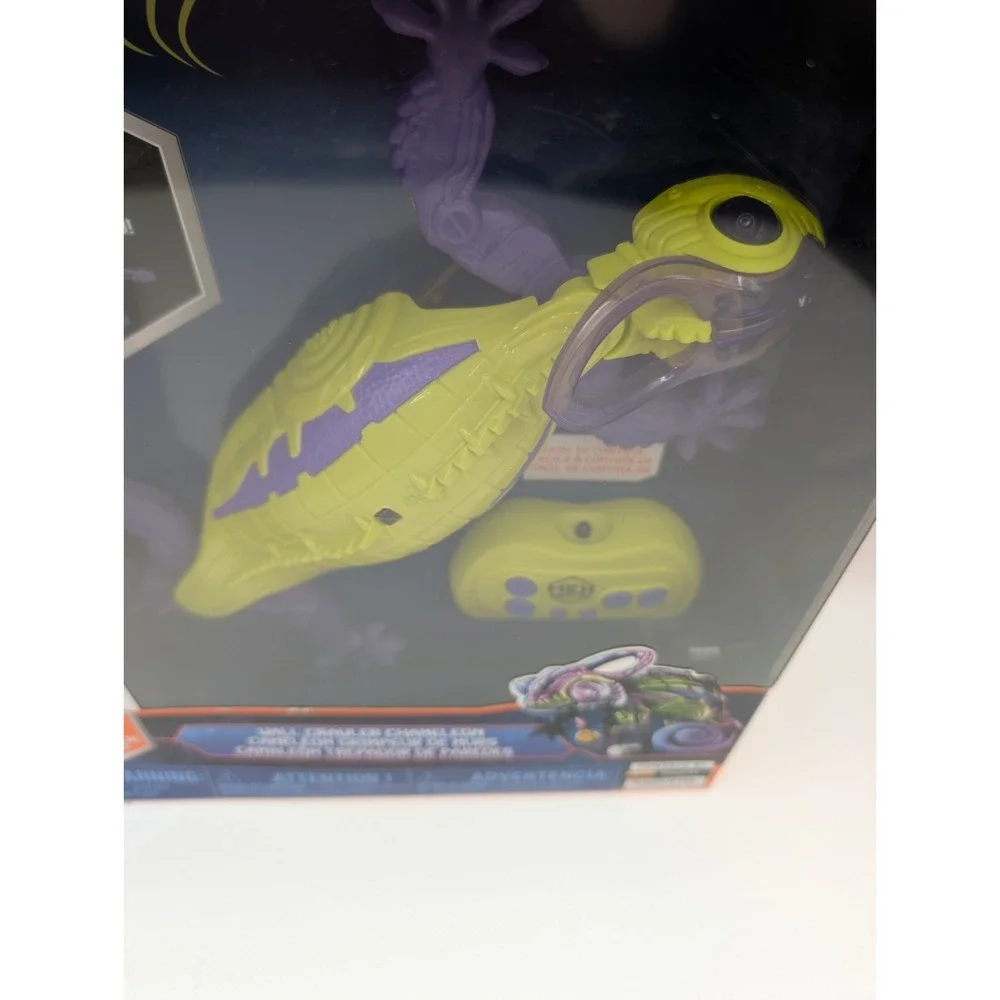 Hex Bots Remote Control Wall Crawler/Climber Glows In The Dark Chameleon NIB